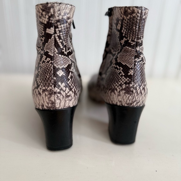 Vince Black and Gray Snakeskin Ankle Boots - Picture 2 of 4